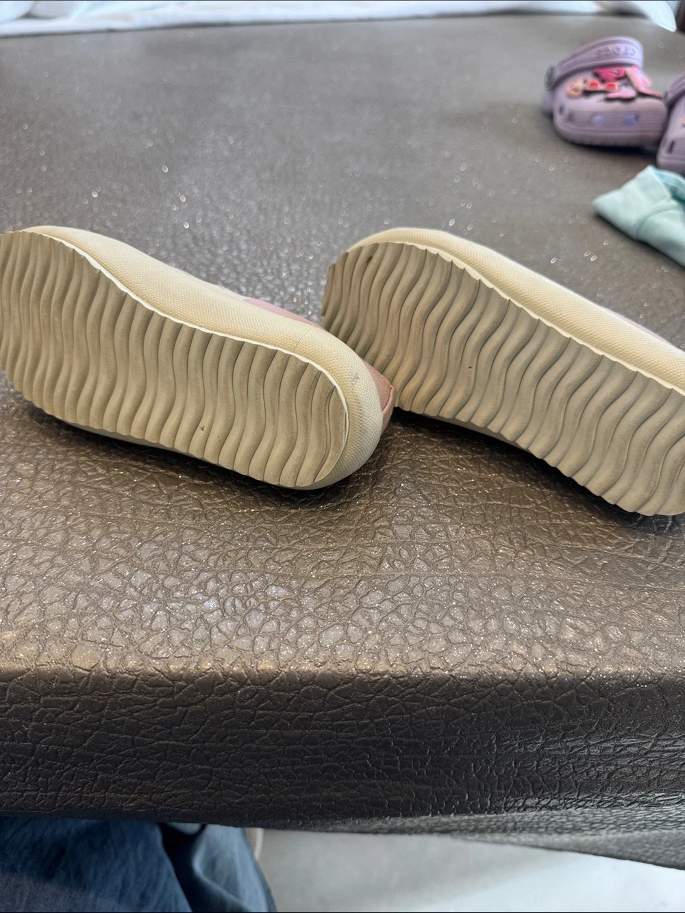 NWOT veja sneakers sz 1